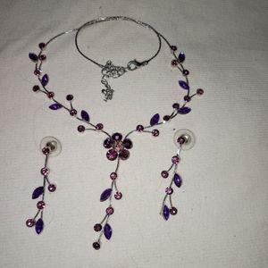 **2 for $20**Vintage Fashion adjustable choker and earrings